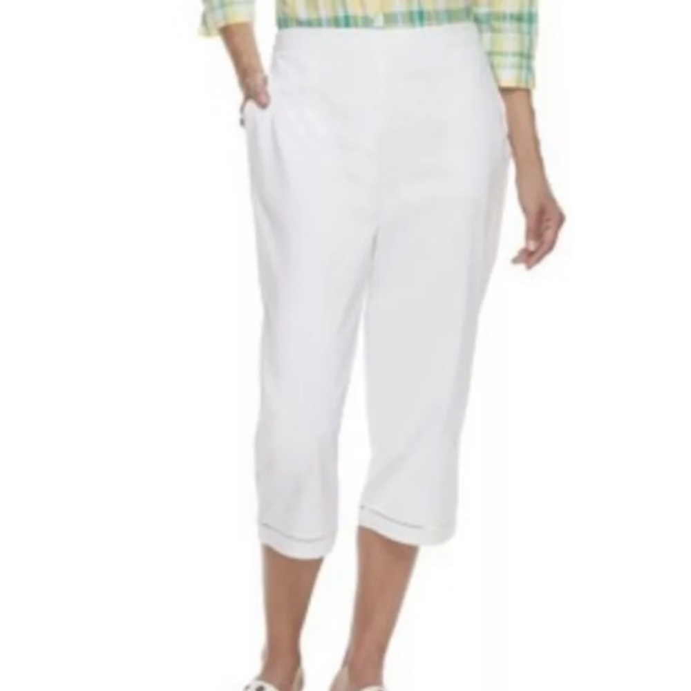 Women's Alfred Dunner Studio Pull-On Capri Pants
